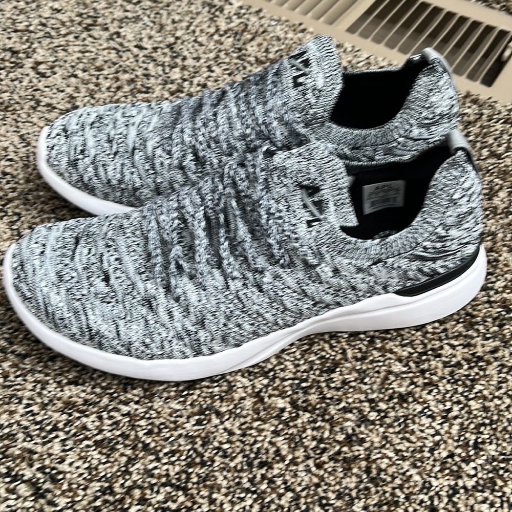 APL Techloom Wave Heather Gray Sneaker, New - Picture 4 of 6